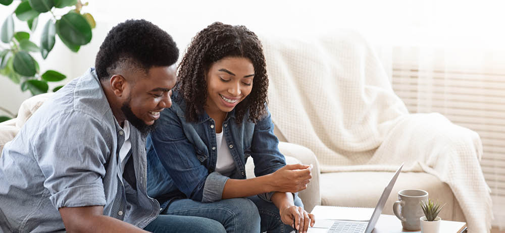 couple-checking-credit-score